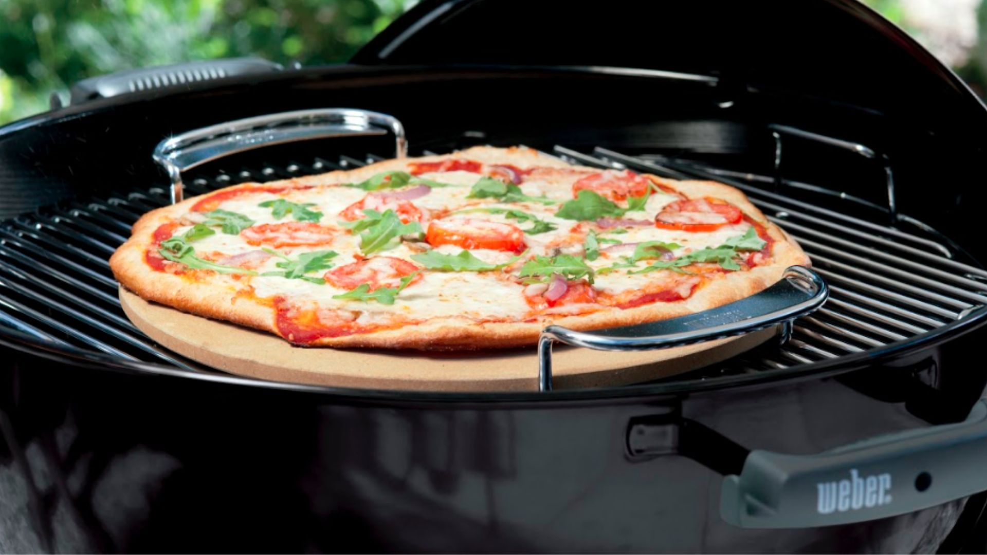 Con la tecnologia Weber la pizza si fa al barbecue
