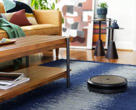iRobot Roomba i1 usa la logica e si muove in autonomia