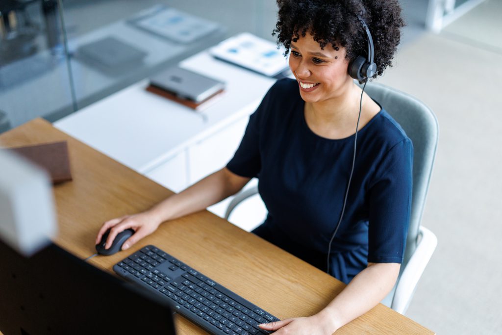 Logitech ridefinisce i dispositivi cablati con Signature Slim Wired Combo