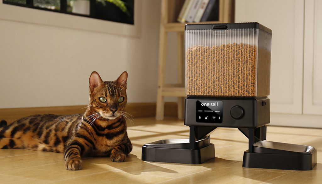 OneIsAll semplifica la routine dei cat lover con i nuovi dispenser smart