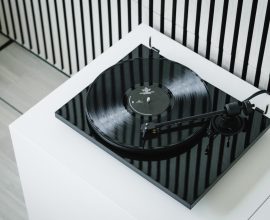 Audiogamma presenta Pro-Ject E1.2, il giradischi entry-level per l’alta fedeltà