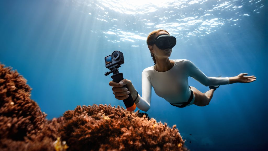 DJI presenta Osmo Action 6, la sua prima action cam ad apertura variabile