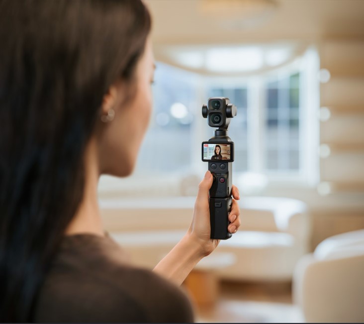 La nuova DJI Osmo Pocket 4 offre funzionalità di livello cinematografico